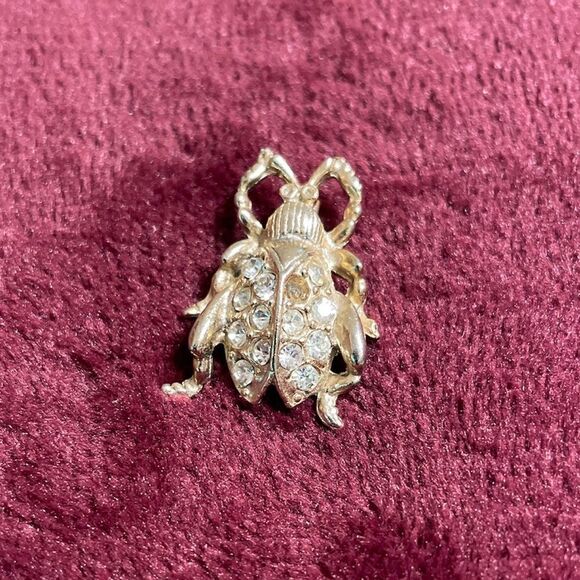 Diamanté Gold tone beetle brooch - Picture 6 of 10